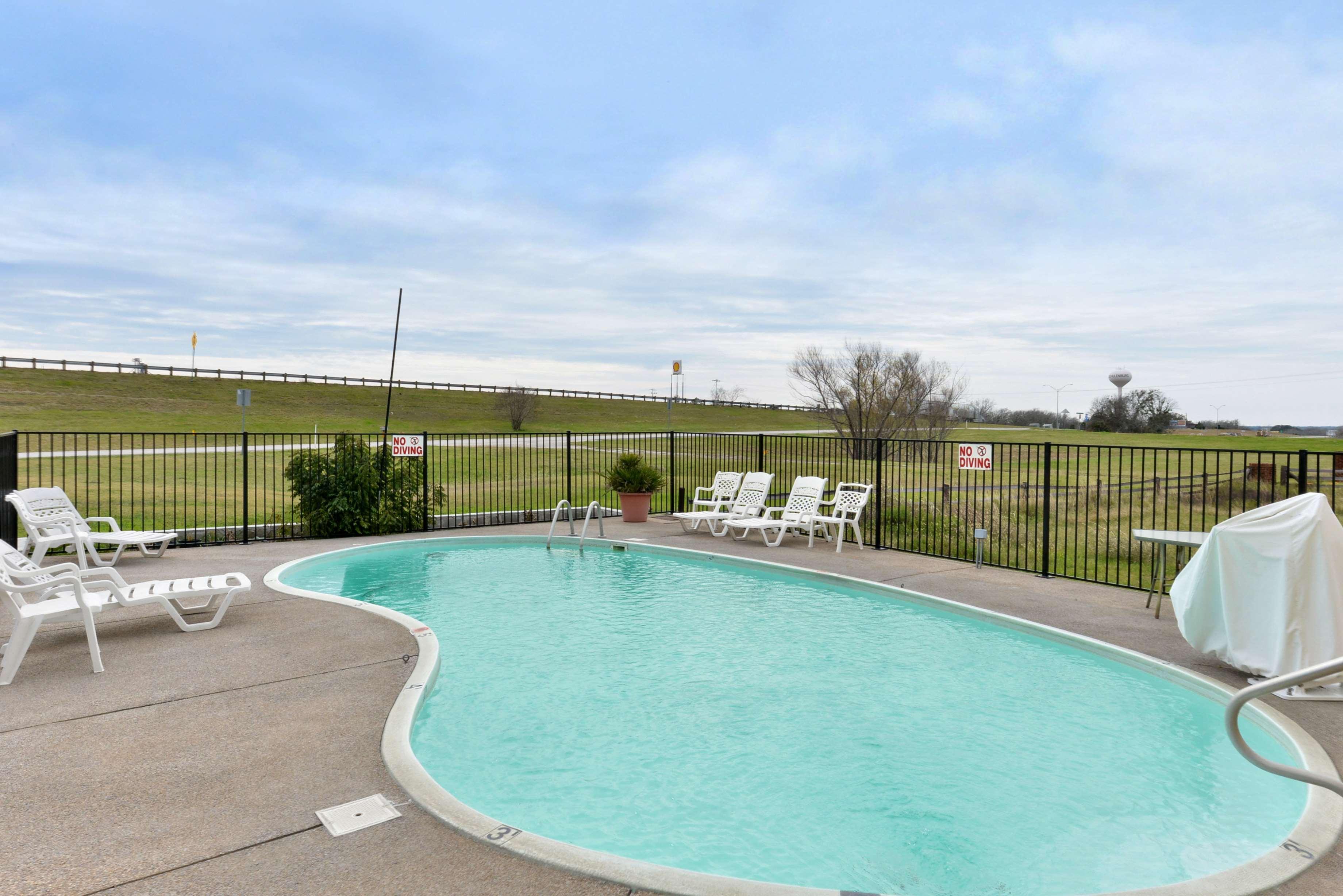 Americas Best Value Inn Schulenburg Esterno foto