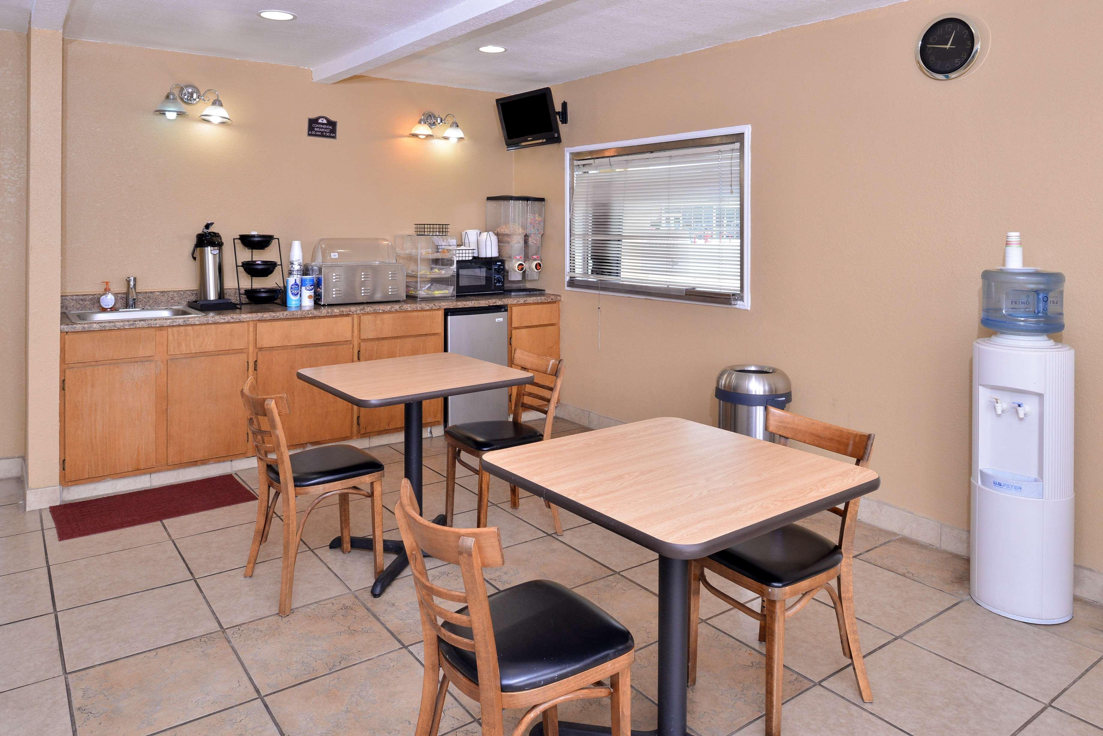 Americas Best Value Inn Schulenburg Esterno foto