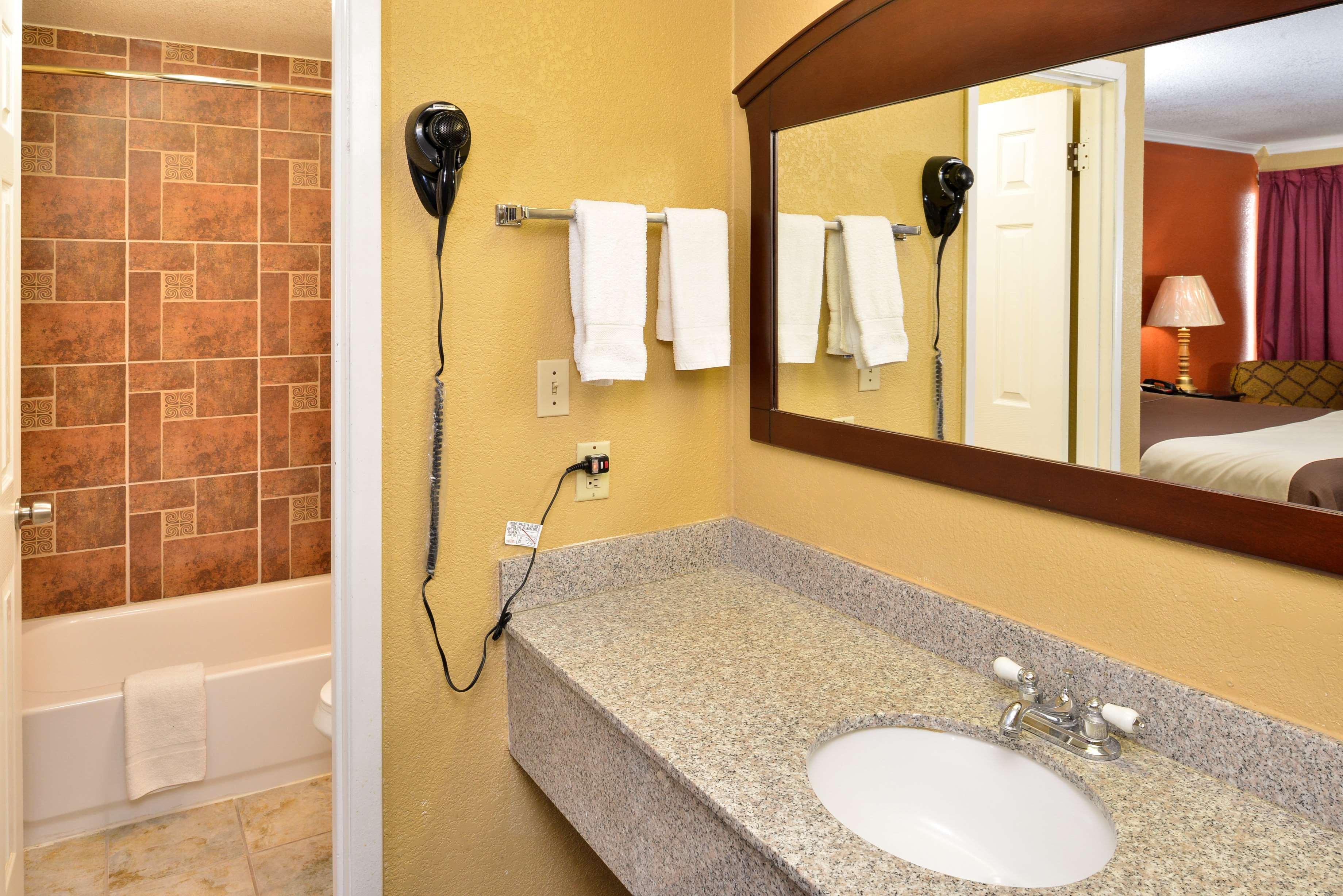 Americas Best Value Inn Schulenburg Esterno foto