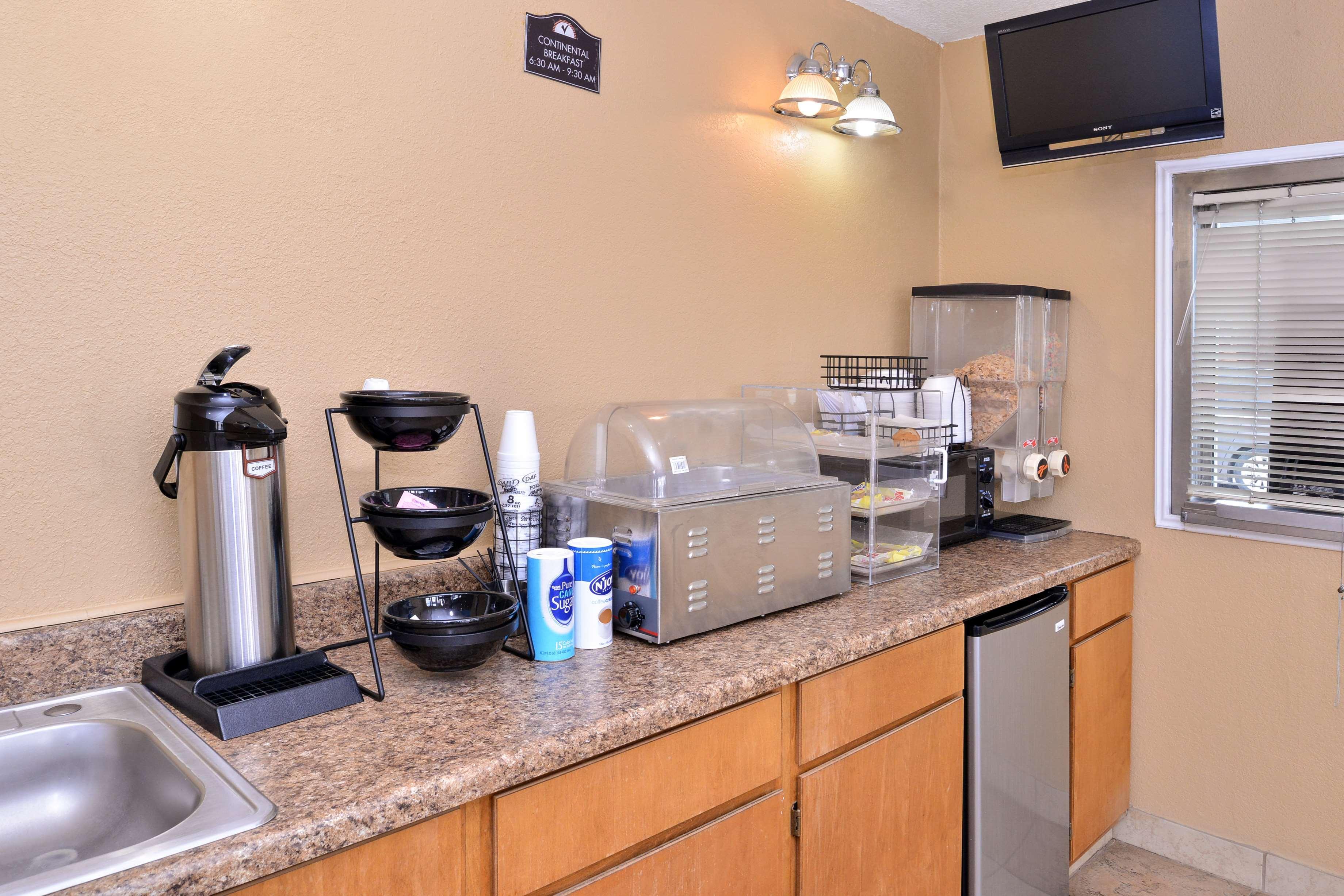 Americas Best Value Inn Schulenburg Esterno foto